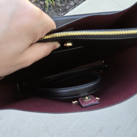 Coach Mollie Bucket Bag In Signature Canvas - Picture 10 of 12